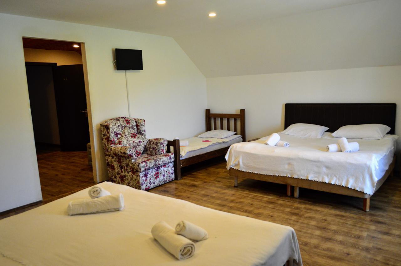 New White House Hotel Bakuriani Bagian luar foto