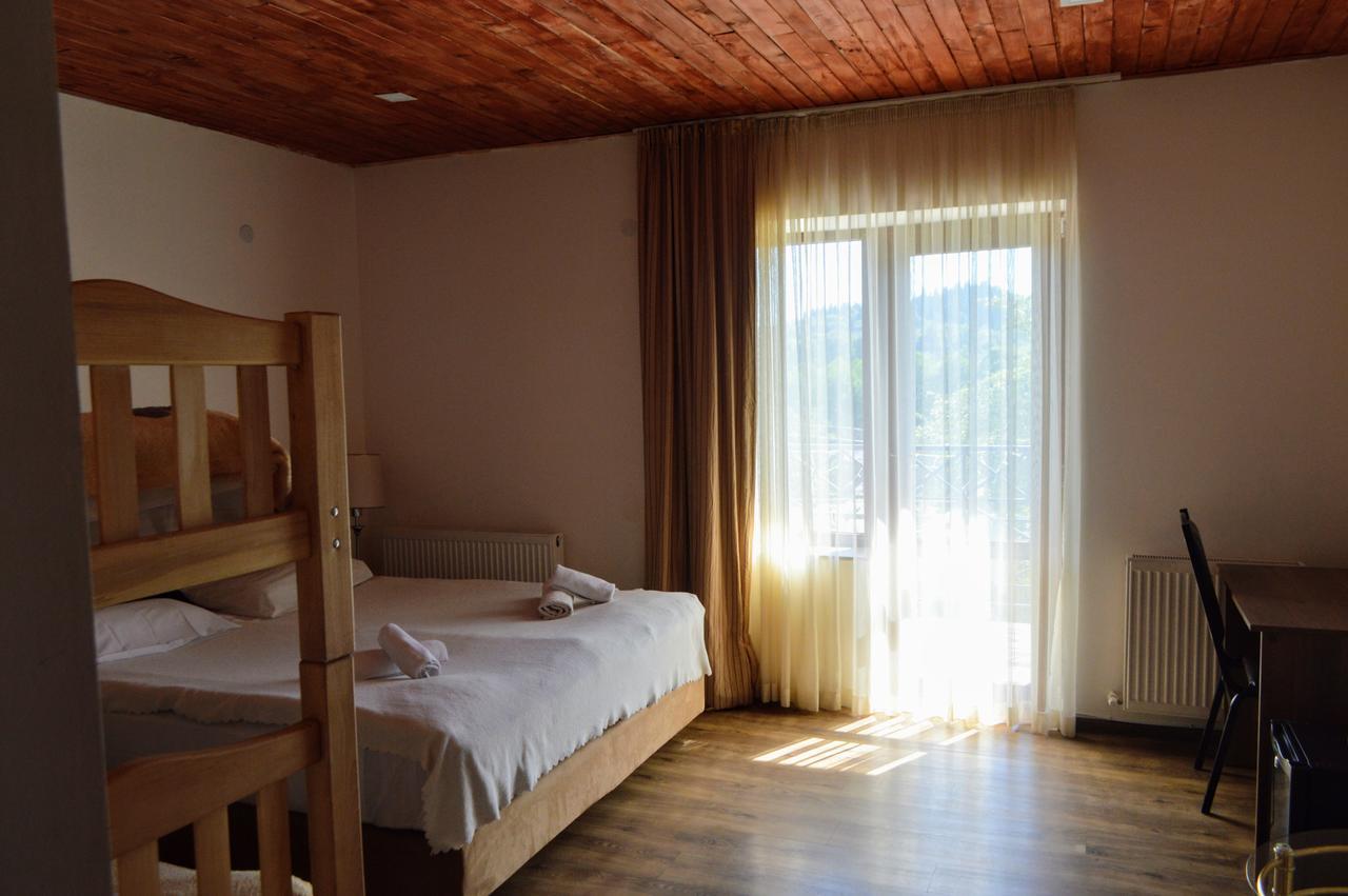 New White House Hotel Bakuriani Bagian luar foto